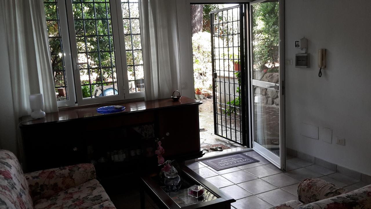 Bed&Breakfast "Fiorella" Sul Lago Castel Gandolfo Exterior photo